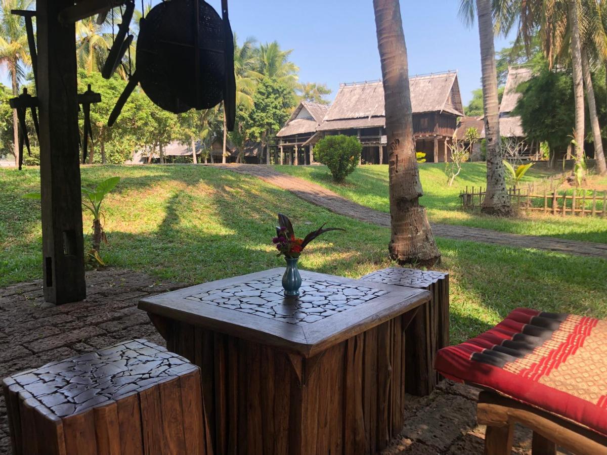 On The Mekong Resort Luang Prabang Exterior foto